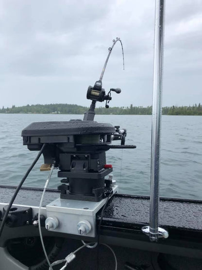 RTM5001 Lund Crossover and Pro-V Down Rigger Mounts